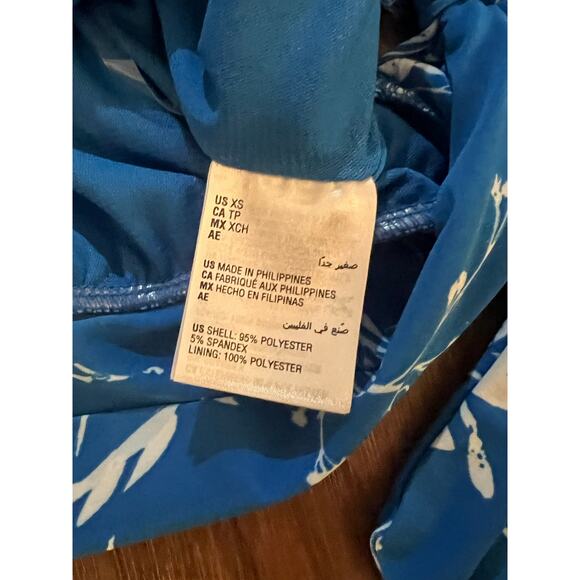 INC International Concepts Wrap Top XS NWT Blue White Floral Tie Waist - Picture 7 of 10